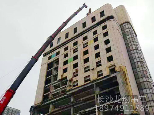 长沙金帝大酒店吊挖机上顶楼-(4)